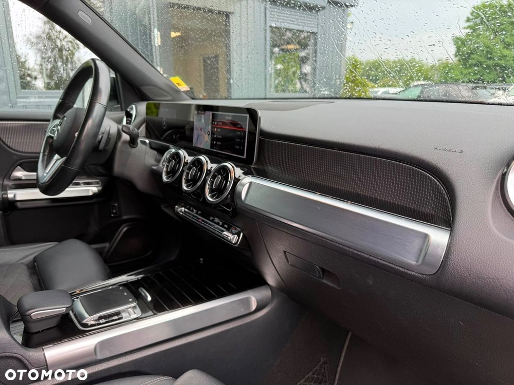 Mercedes-Benz GLB 180 7G-DCT - 15