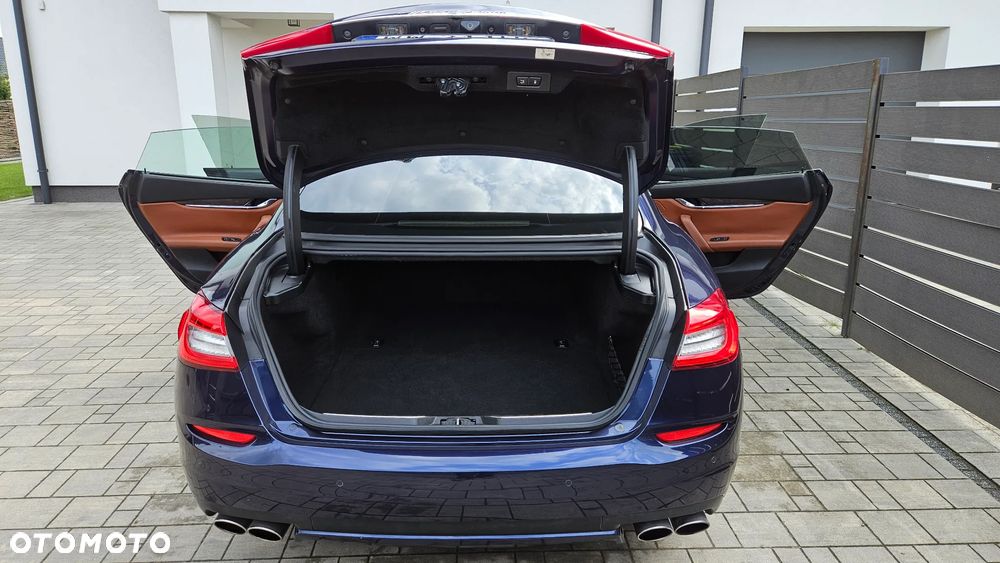 Maserati Quattroporte S - 9