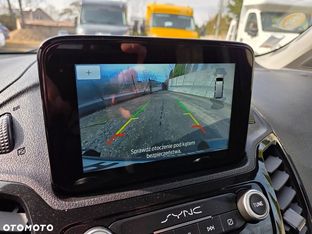 Ford Tourneo Connect Grand - 14