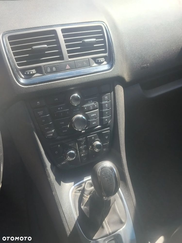 Opel Meriva - 17