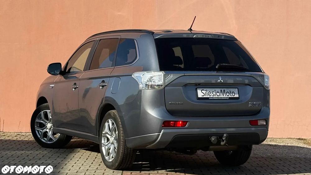 Mitsubishi Outlander - 3