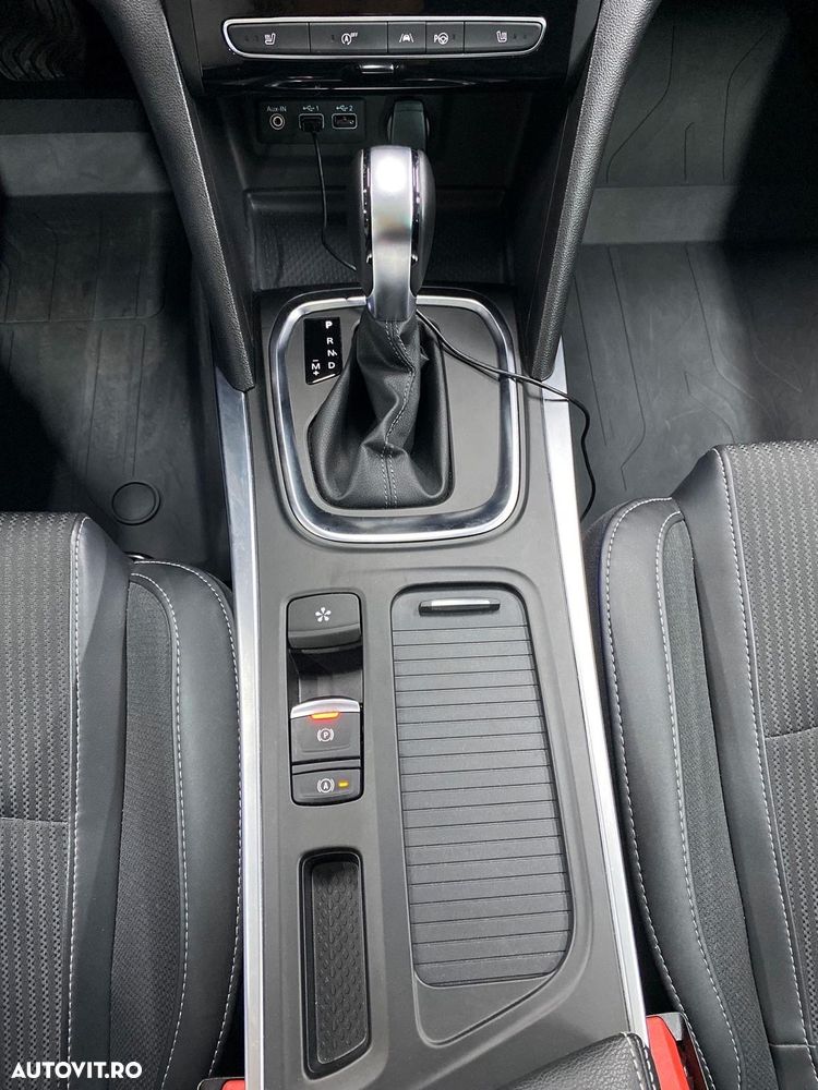 Renault Megane Grandtour TCe 140 GPF EDC TECHNO - 21