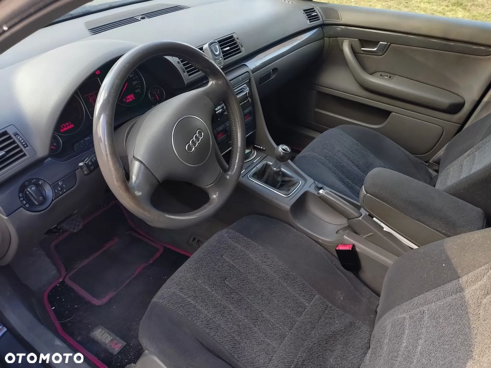 Audi A4 Limousine - 9