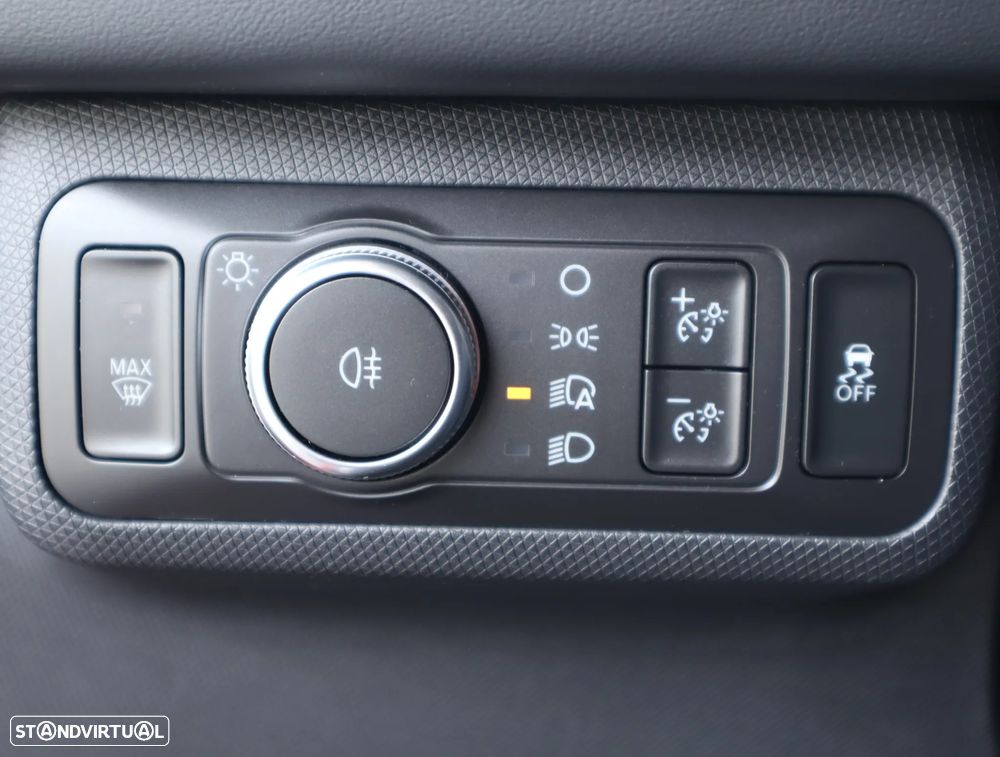 Ford Mustang Mach-E AWD PREMIUM - 35