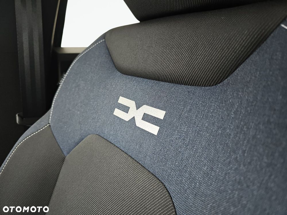 Dacia Duster 1.6 Full Hybrid 140 Journey MMT - 27