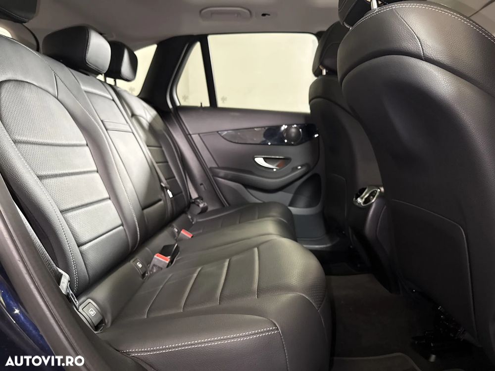 Mercedes-Benz GLC 300 e 4MATIC - 13