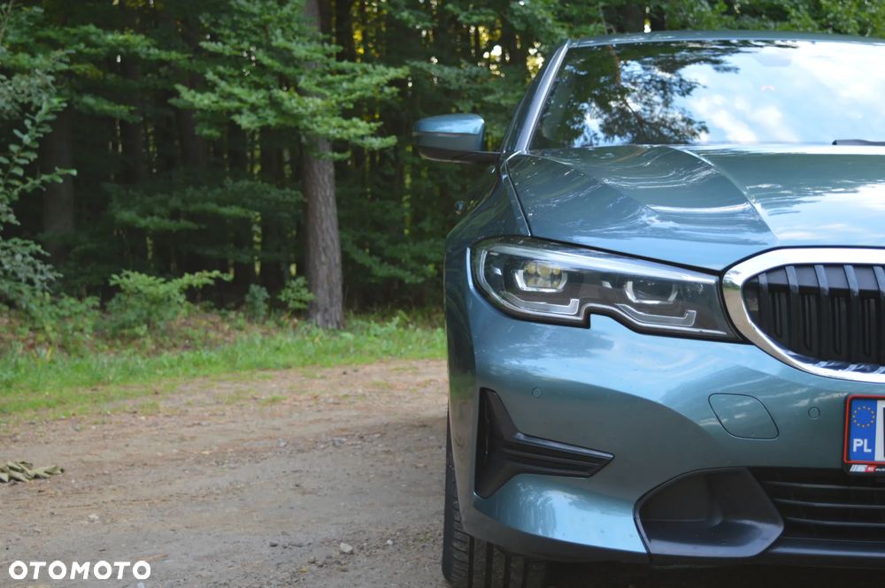 BMW Seria 3 330i - 3