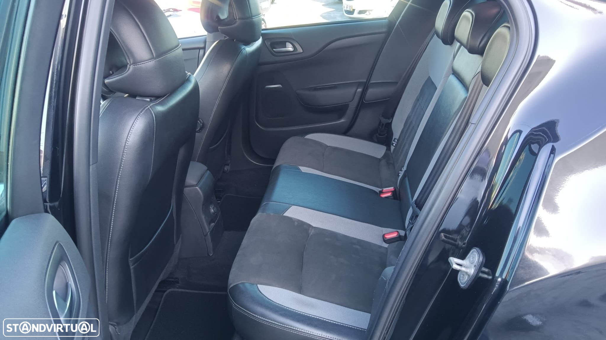 DS DS4 Crossback 1.6 BlueHDi So Chic J18 EAT6 - 21