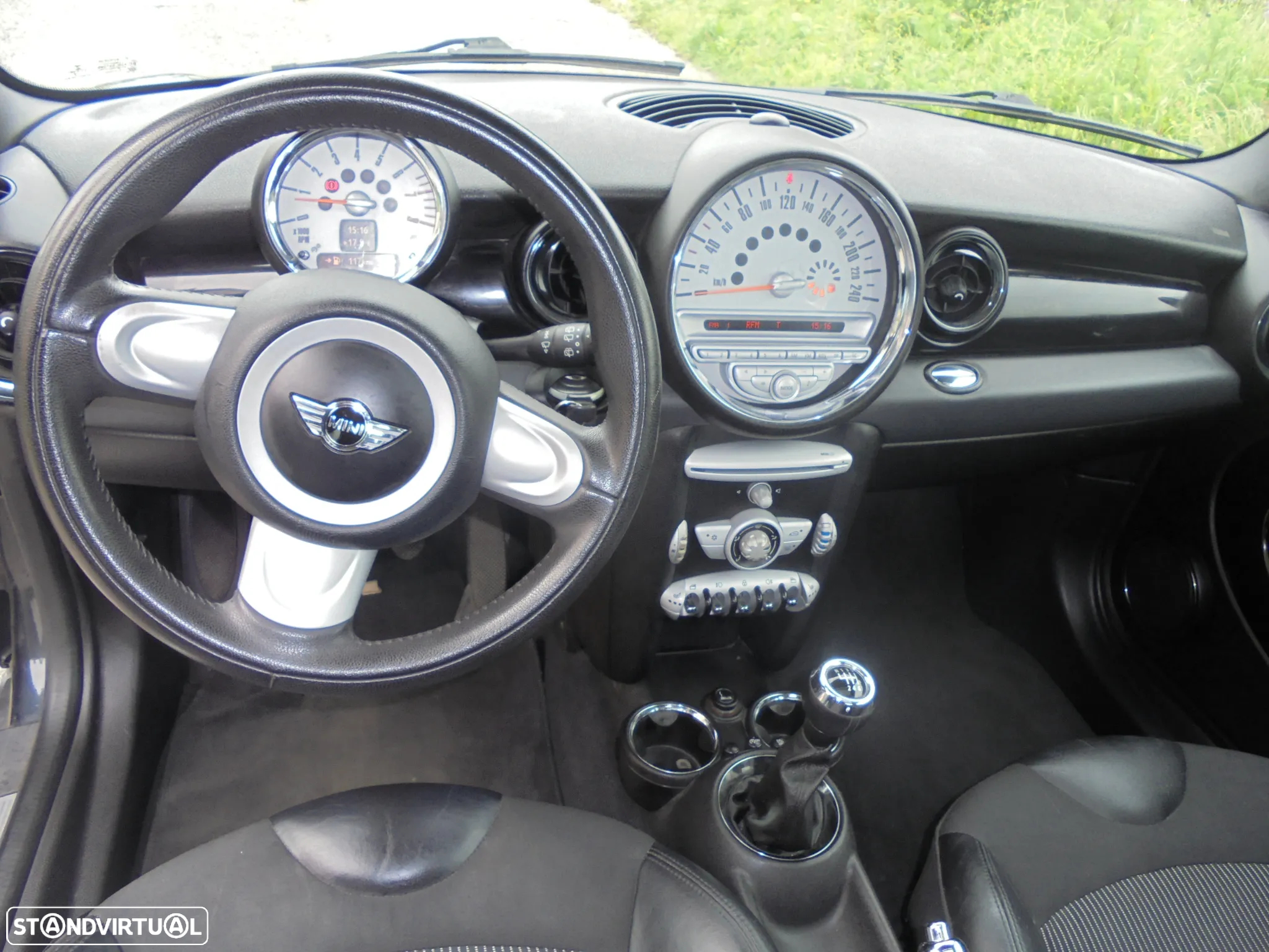 MINI 3 Portas Cooper 50 Mayfair - 9