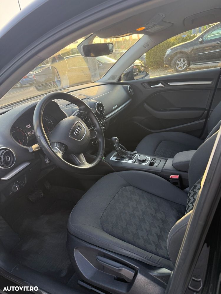 Audi A3 1.6 TDI clean Stronic Attraction - 8
