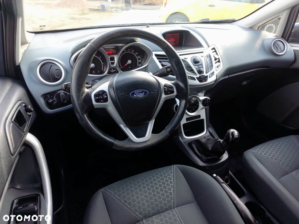 Ford Fiesta 1.4 Titanium - 21