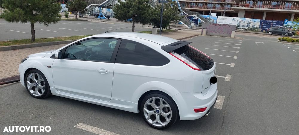 Ford Focus 2.5 ST Rally - 8