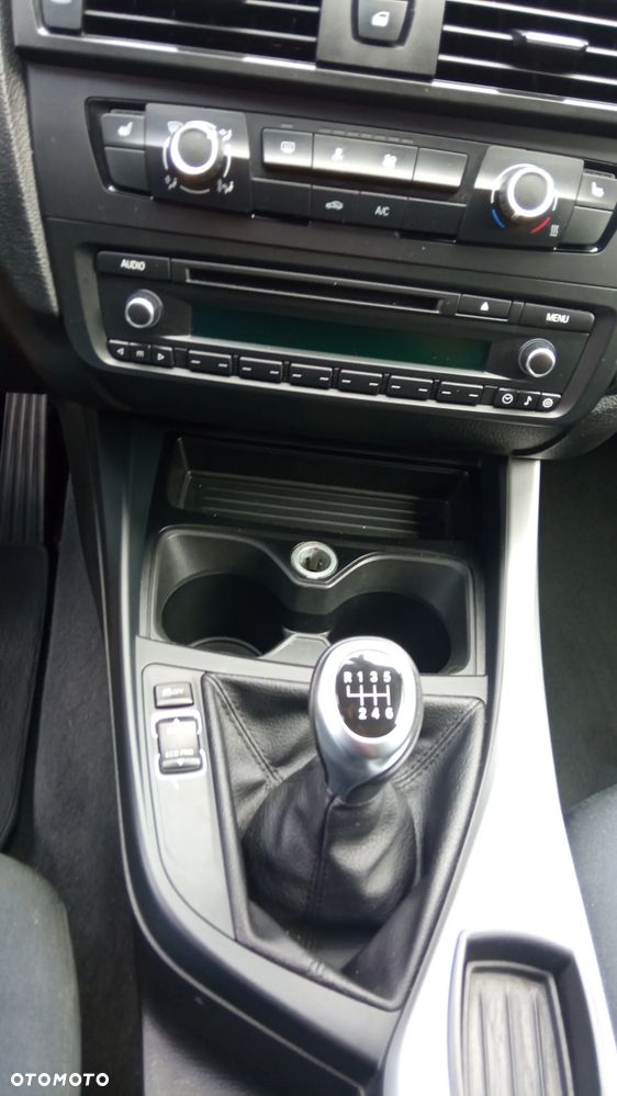 BMW Seria 1 114i - 22