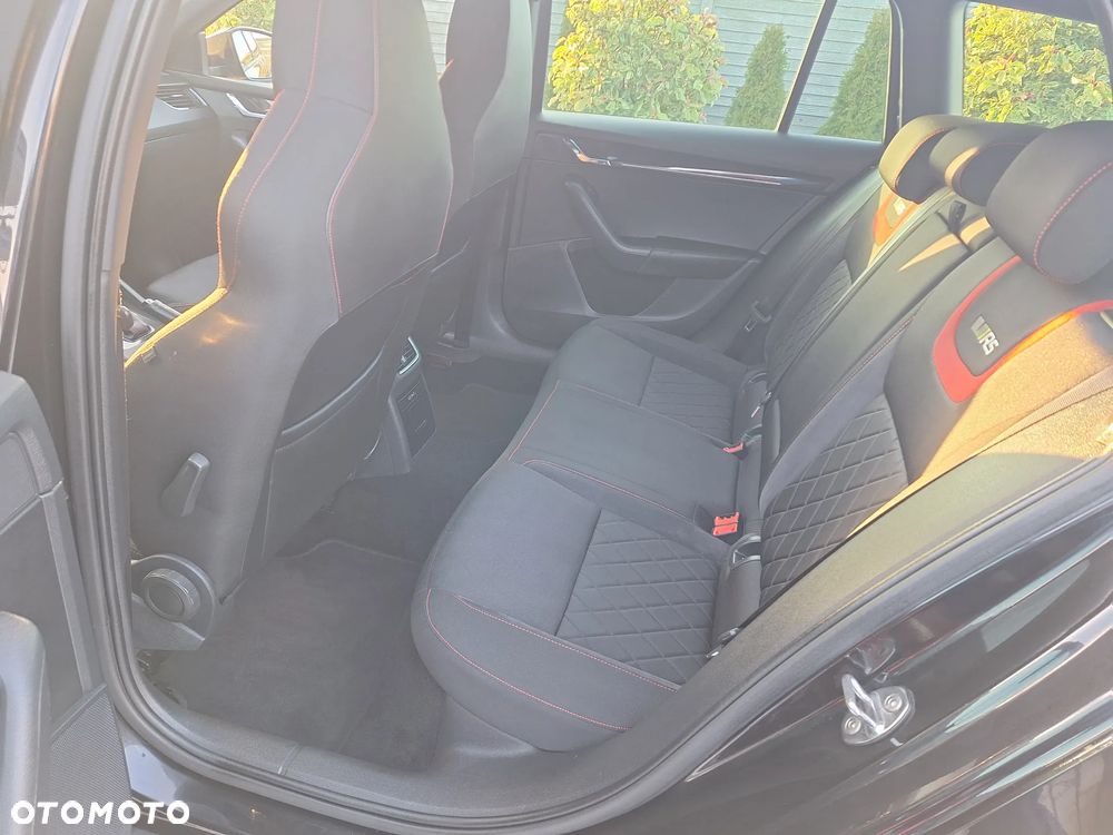 Skoda Octavia 2.0 TDI DSG RS - 19