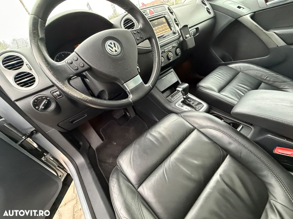 Volkswagen Tiguan - 12
