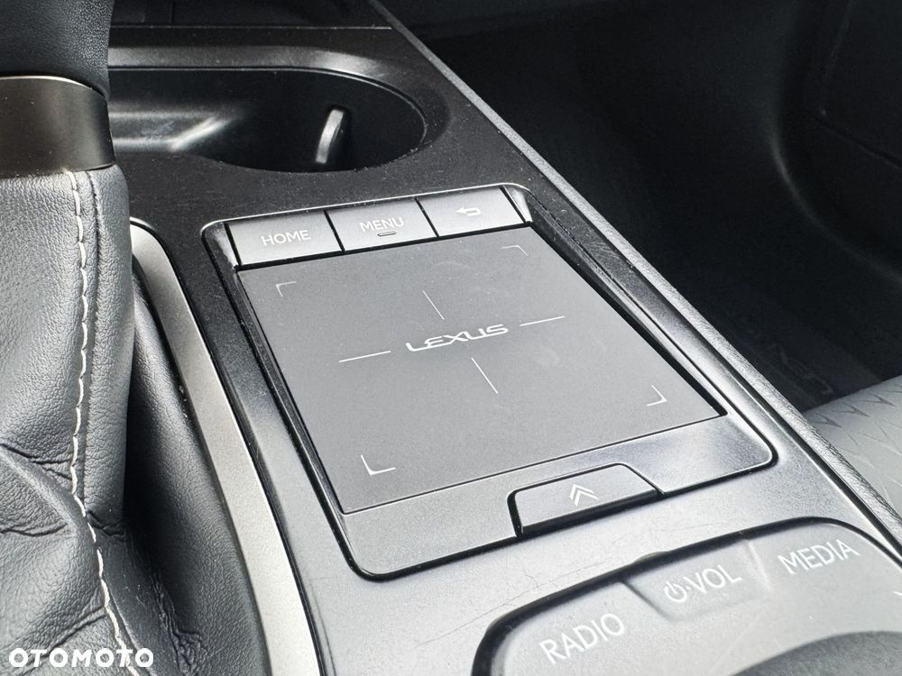 Lexus UX - 20