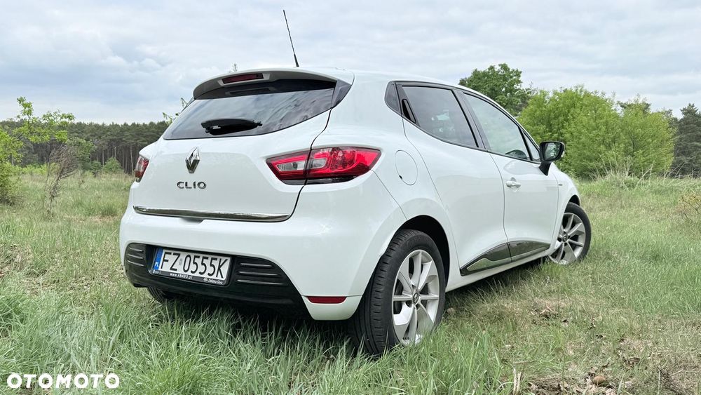 Renault Clio 1.2 16V Limited EU6 - 10