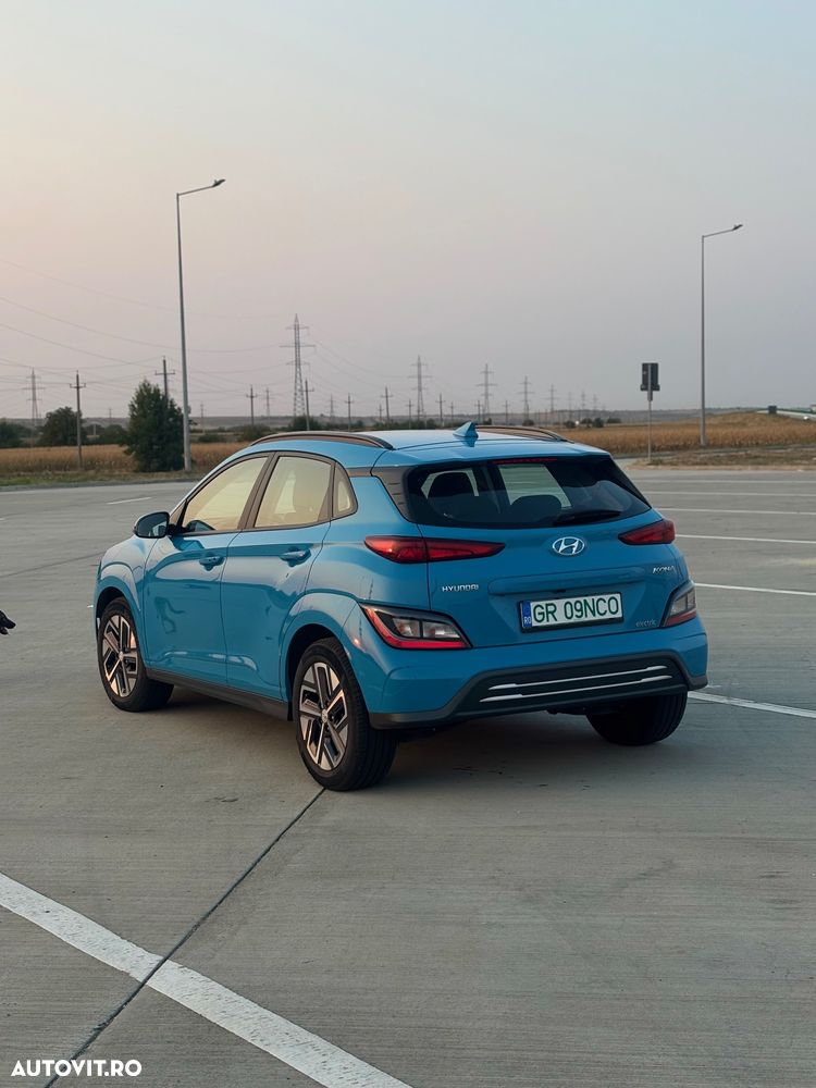 Hyundai KONA - 4