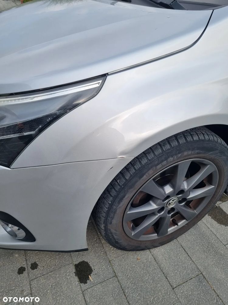 Toyota Avensis - 4