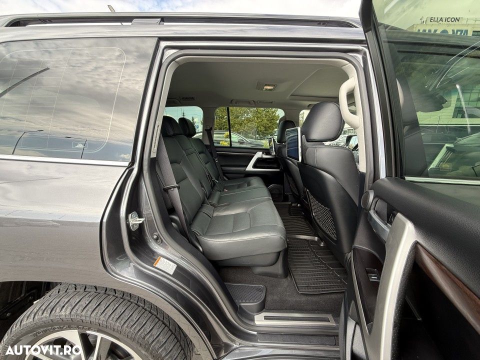 Toyota Land Cruiser - 19