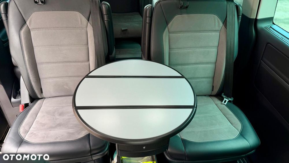 Volkswagen Multivan - 14