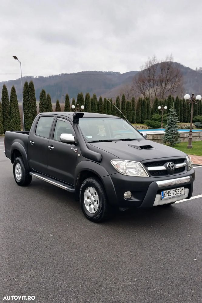 Toyota Hilux - 2
