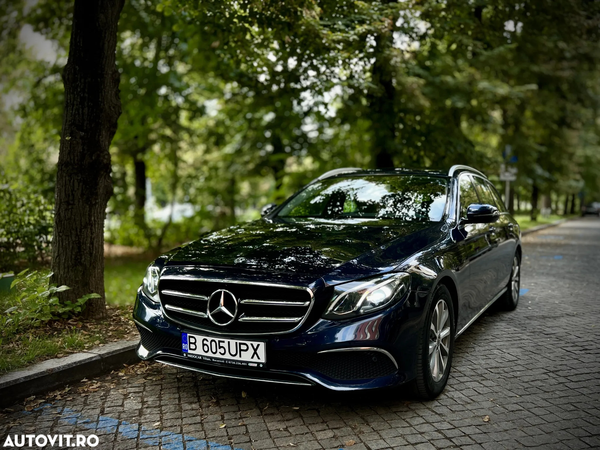 Mercedes-Benz E 220 d T 9G-TRONIC Avantgarde - 11