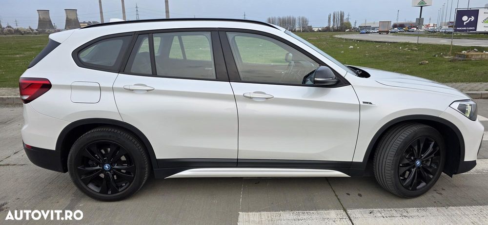 BMW X1 xDrive25e Sport Line - 7