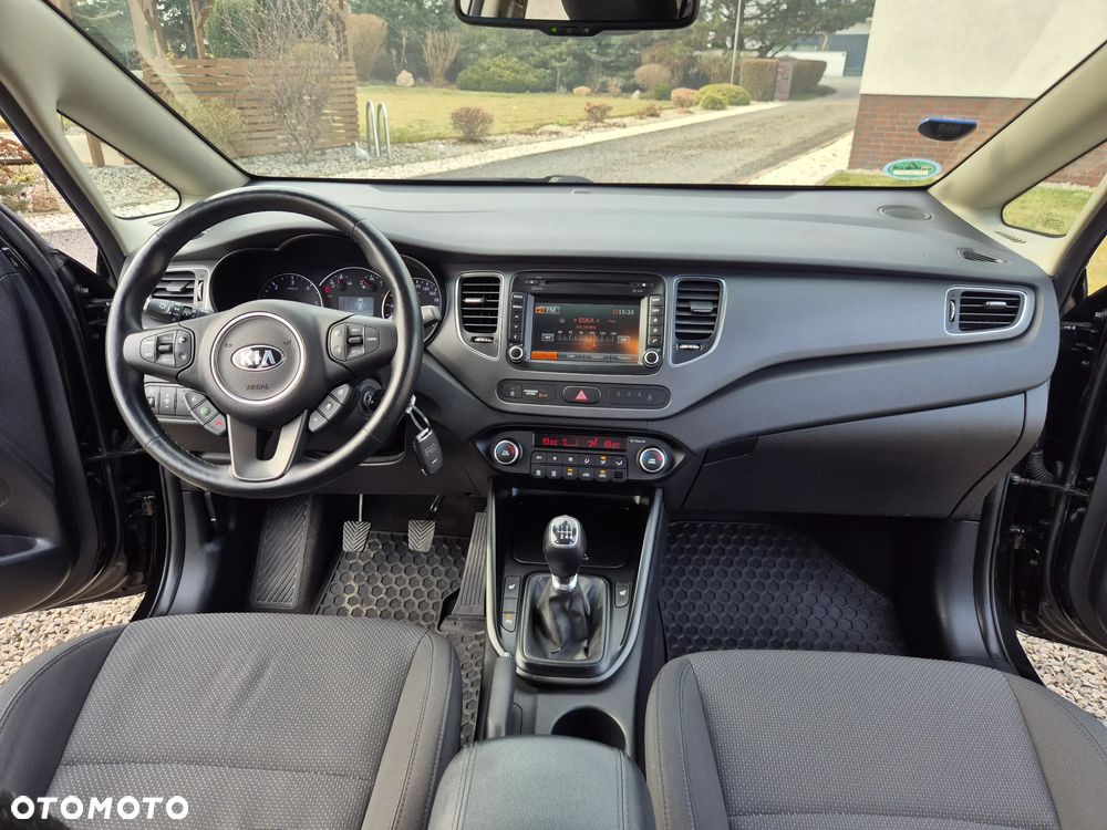 Kia Carens 1.7 CRDi 115 Dream Team Edition - 16