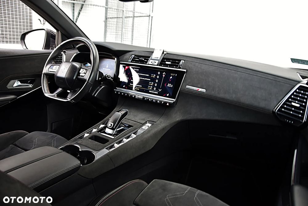 DS Automobiles DS 7 Crossback 1.6 PureTech Performance Line + - 27