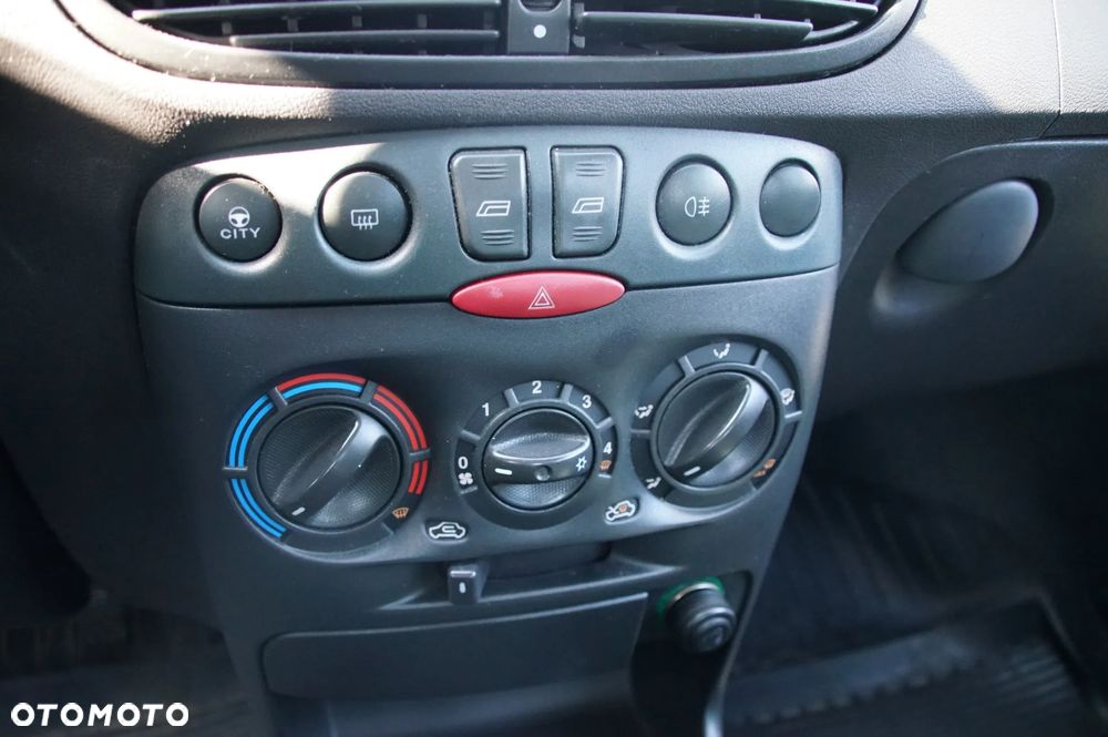 Auto na części - Fiat Punto II 1.2 8V 60 KM 188A4000 2003R Silnik Skrzynia Drzwi Maska Klapa Zderzak Błotnik Szyba Lusterko Deska Kokpit Sterownik Moduł Licznik Kierownica - 12