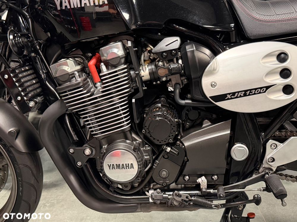 Yamaha XJR - 30