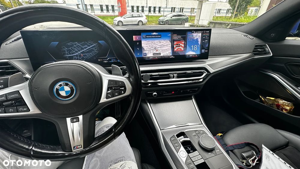 BMW Seria 3 330e xDrive - 21