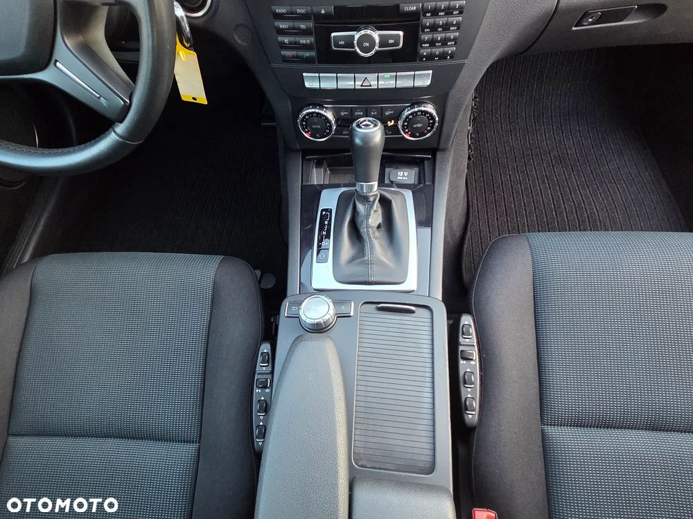Mercedes-Benz Klasa C 180 BlueEFFICIENCY 7G-TRONIC Elegance - 28