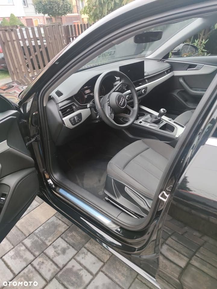 Audi A4 Limousine - 10