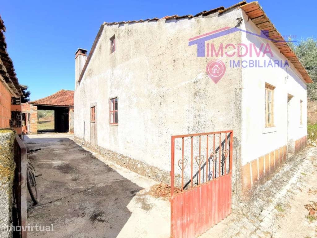 Moradia T4 com terreno e excelente acesso - Grande imagem: 2/26
