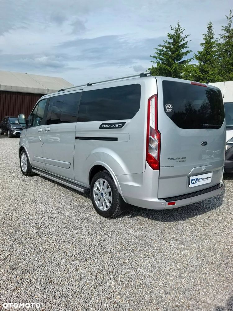 Ford Tourneo Custom - 16