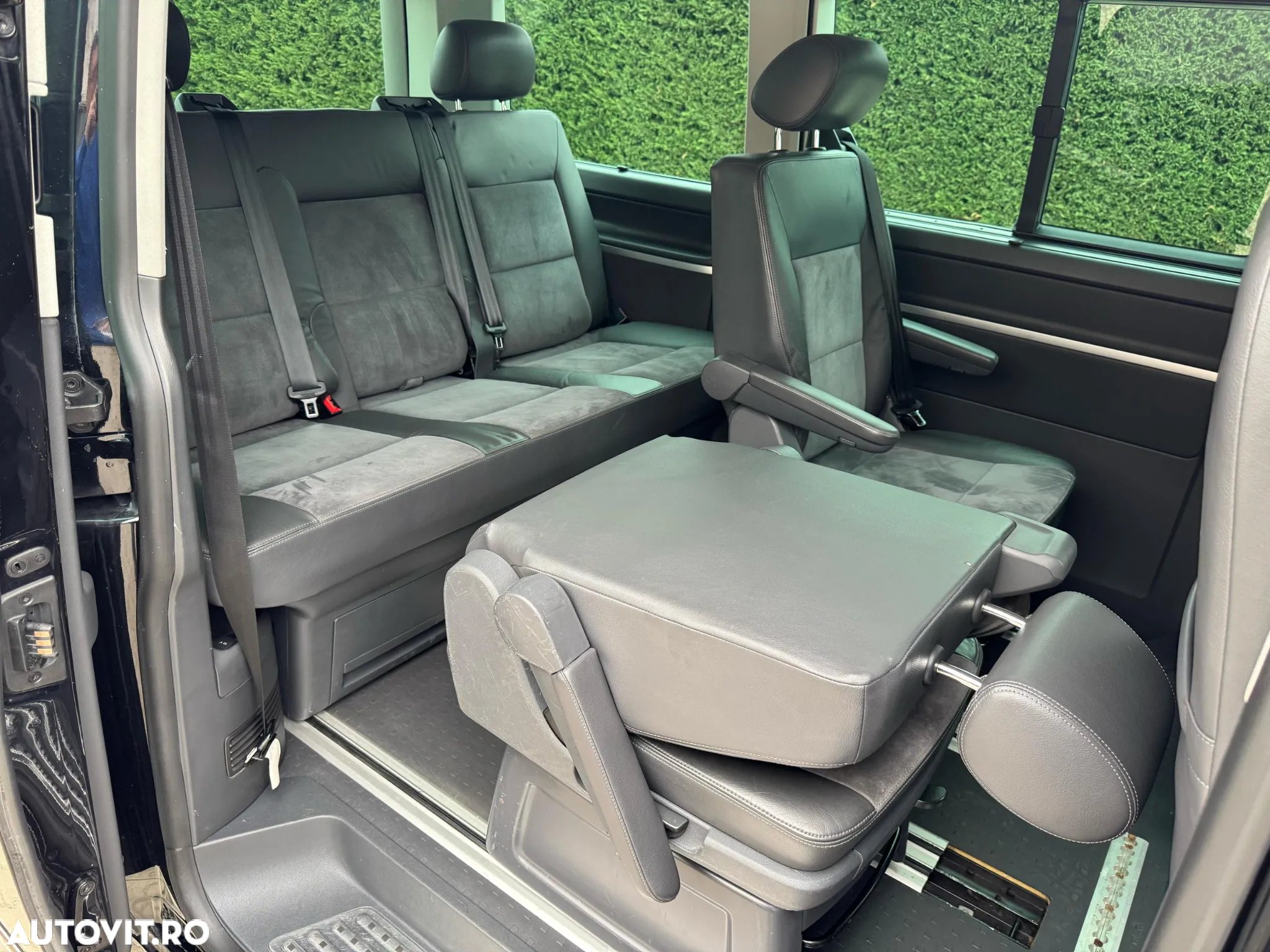 Volkswagen Multivan - 21