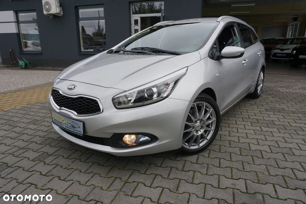 Kia Ceed 1.6 GDI Dream Team Edition
