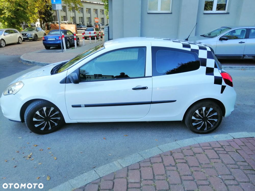 Renault Clio - 9