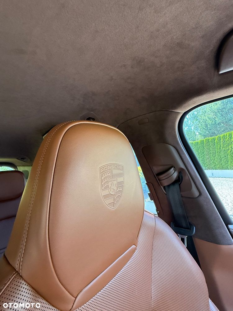 Porsche Cayenne - 26