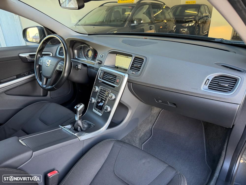 Volvo V60 2.0 D4 Momentum Eco - 10