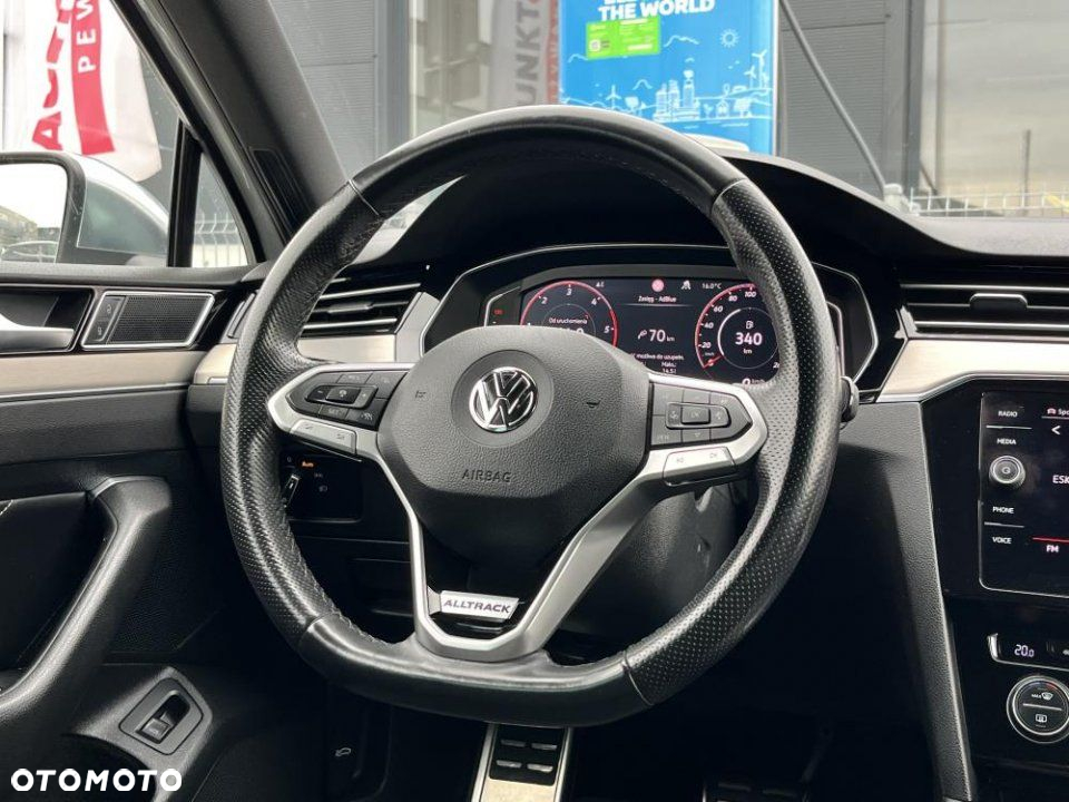 Volkswagen Passat - 33