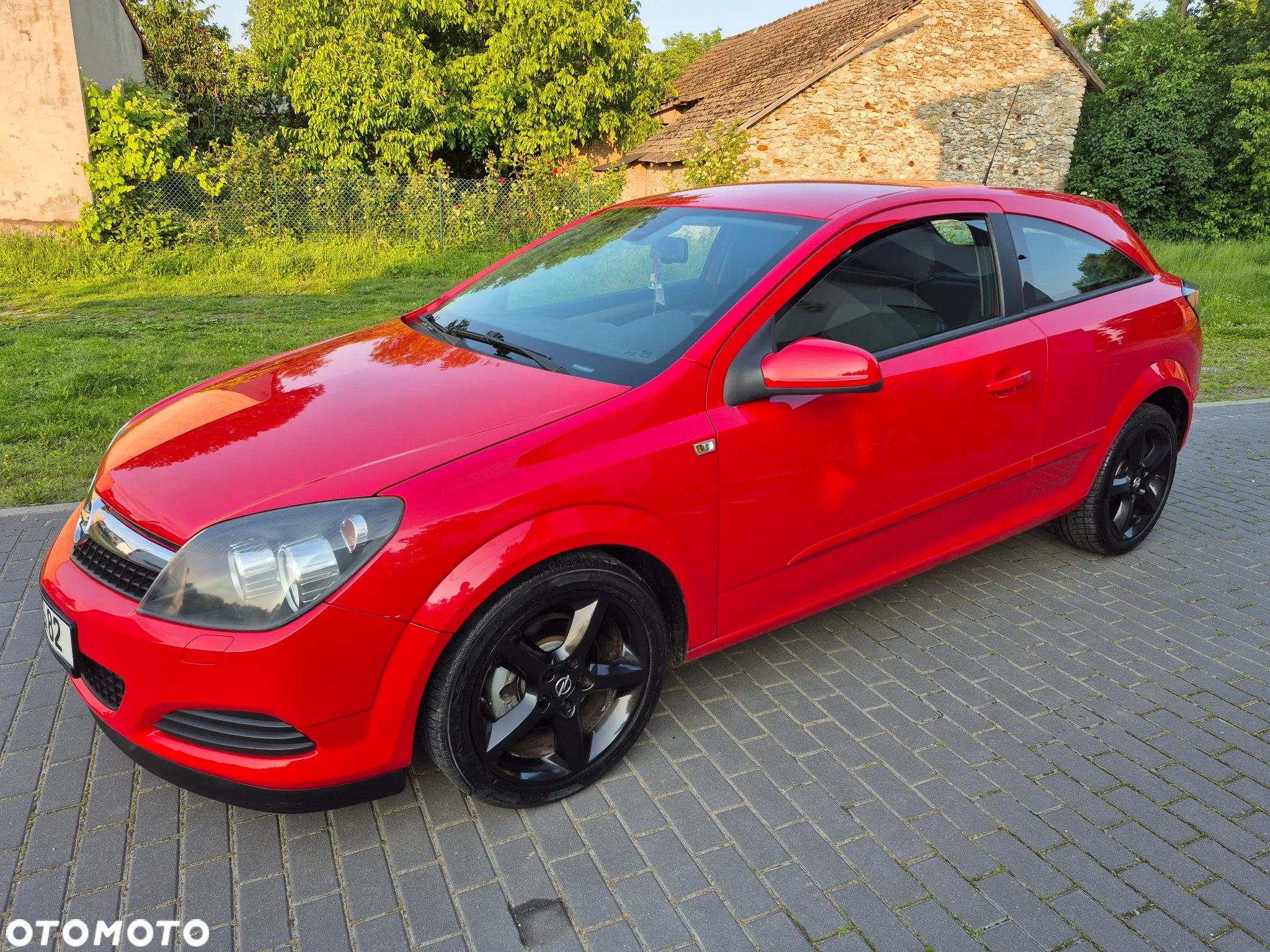 Opel Astra GTC 1.4 Edition - 2