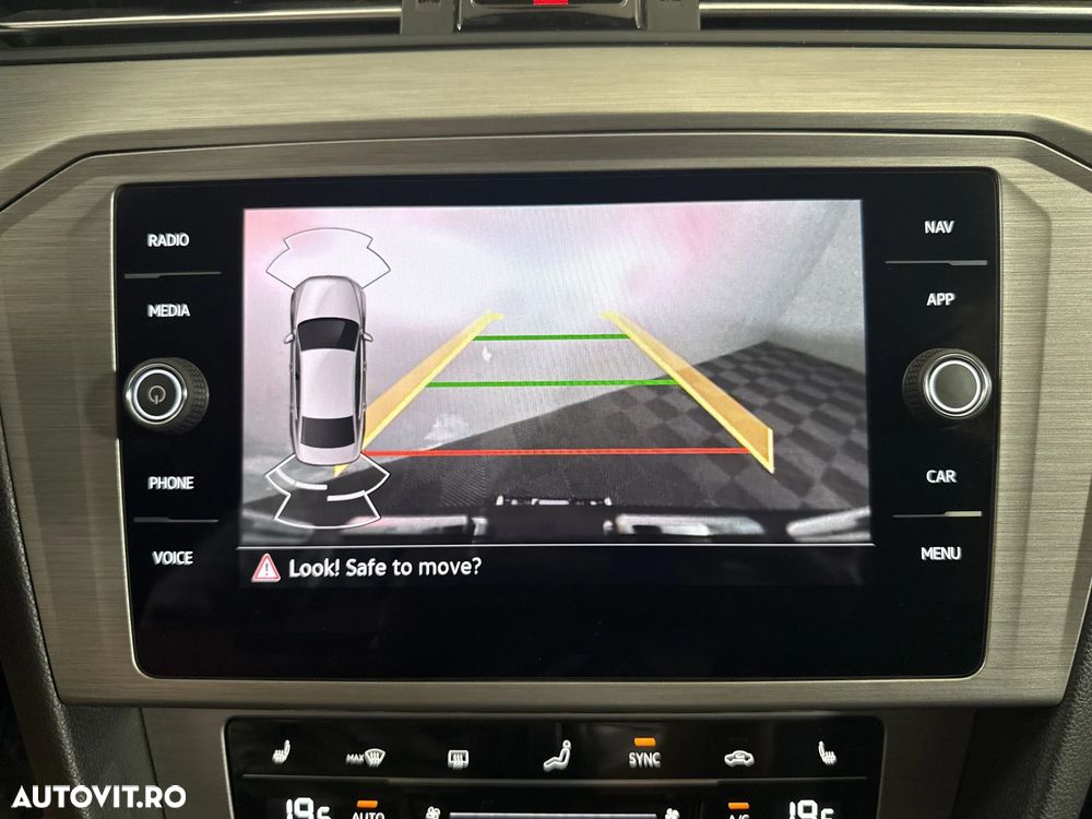 Volkswagen Passat - 19