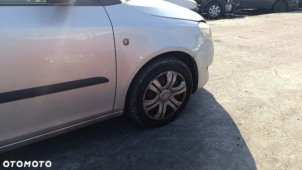 35486 skoda roomster fl na części 1.6 TDI CAYC 105 km skrzynia MZL lakier LA7W - 15