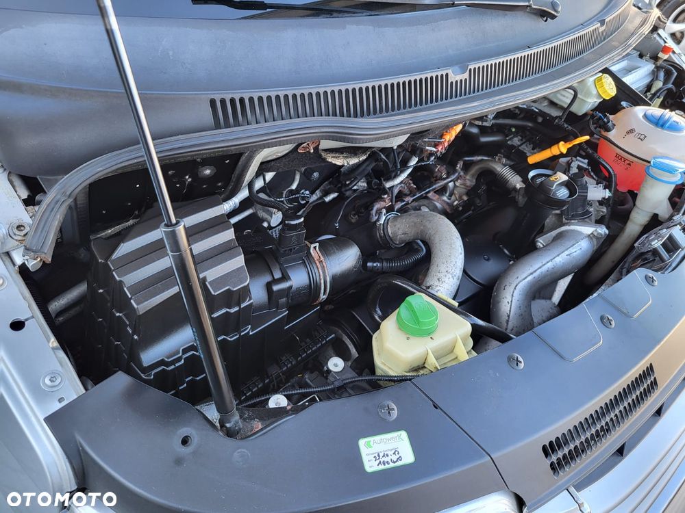 Volkswagen Caravelle L1 Trendline - 19