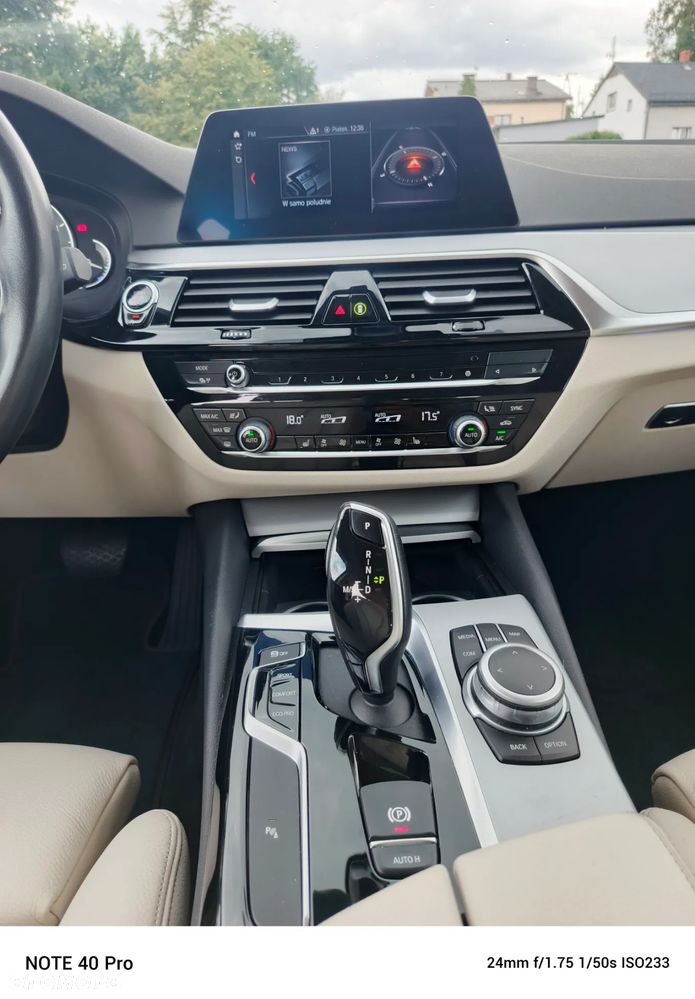 BMW Seria 5 530d Touring - 13