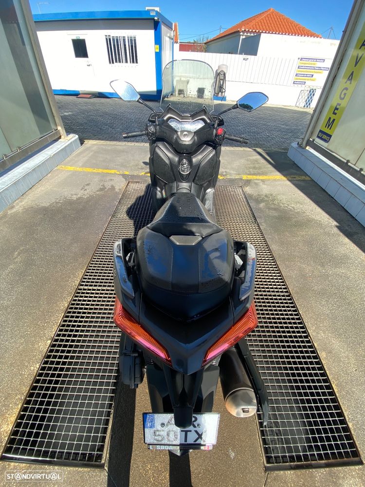 Yamaha X-Max - 4