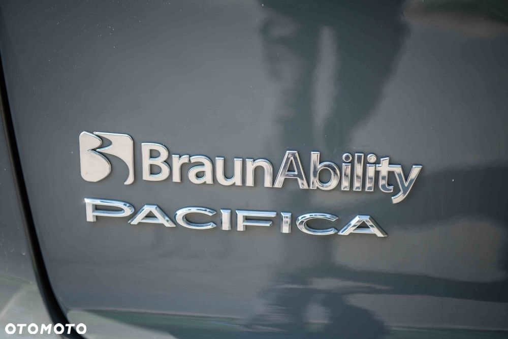 Chrysler Pacifica - 20